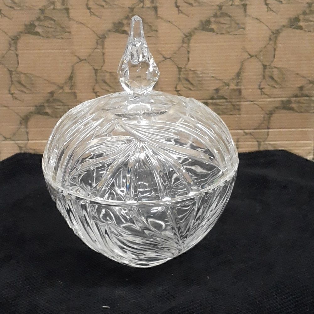 Anna Hutte German-made "BLEIKRISTALL" lead crystal Bowl/ Candy Dish with Lid